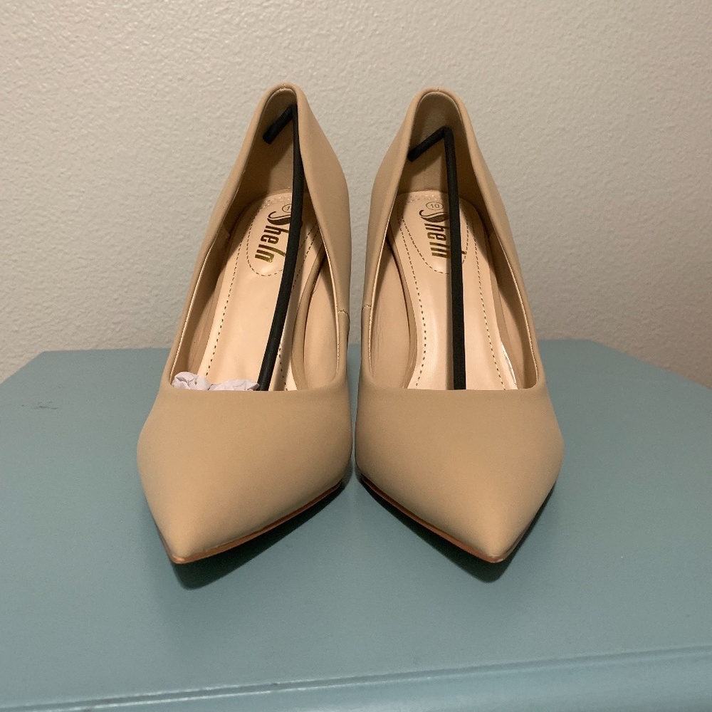 Cream High Heel Shoes - Picture 2 of 6
